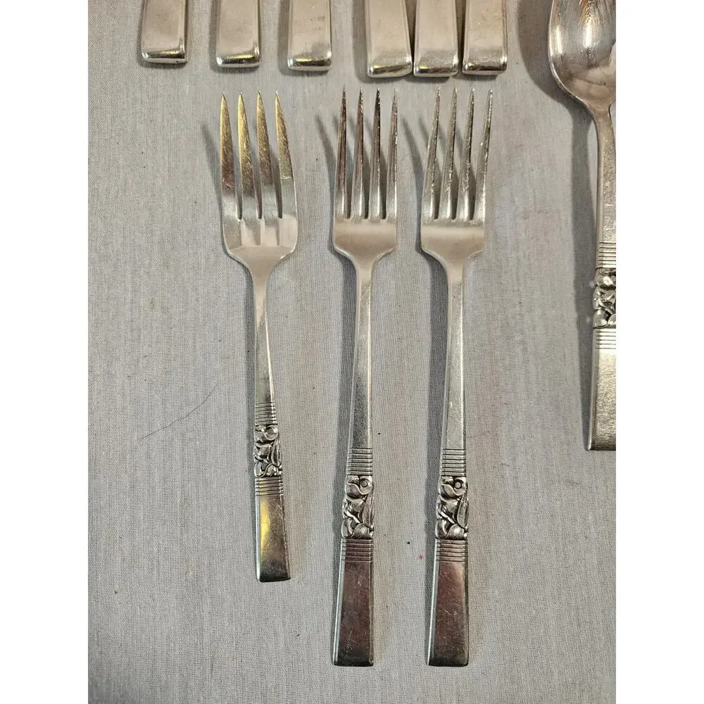 Oneida Community Morning Star Silverplate Flatware 26 Piece Lot